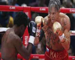 Apart from being an actor, he also gained popularity as a professional boxer and worked as a boxer for four years from 1991 to 1995.